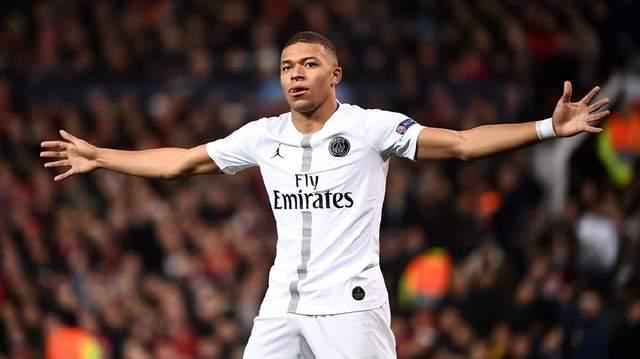 赵鹏：邵佳一人品很不错且性价比高，不行再归化两三个外援（赵鹏称邵佳一人品佳、性价比高，必要时再归化两三名外援）