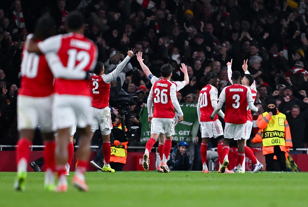 他是申花最被低估的球员，为俱乐部宁愿枯坐板凳，今年只出场一次（申花的隐形功臣，甘为球队坐冷板凳，本赛季仅登场一次）