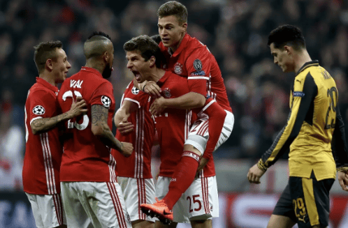 诺伊尔：乌尔比希一定会接替我的位置；我想慢慢考虑未来（诺伊尔肯定乌尔比希将接班，个人未来将从长计议）