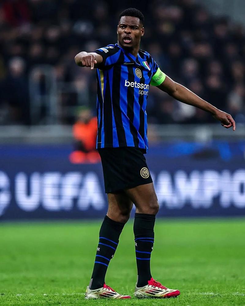 海牛客场2-2浙江成功保级，弗兰克告别战破门，韦林顿双响