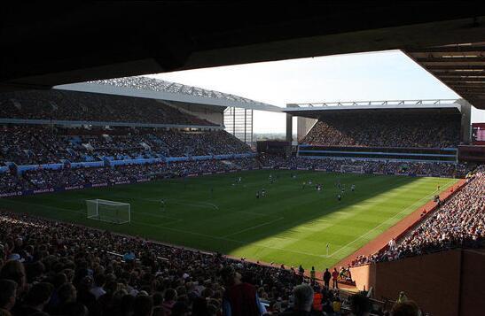 TA：贝林应该担任英格兰的10号位，他比罗杰斯更具进球威胁（TA：英格兰10号应由贝林担纲，他的进球威胁胜过罗杰斯）