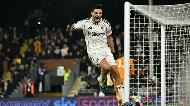 没射正，莱万是巴萨队史首位单赛季西甲两次罚点射偏的球员（莱万本场零射正，成巴萨队史单赛季西甲两次点球踢偏第一人）