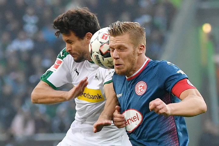 马塞洛儿子恩佐代表皇马在青年欧冠首秀，马塞洛在场边见证（恩佐完成皇马青年欧冠首秀，父亲马塞洛场边观战）