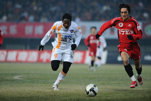 英超曼城vs桑德兰：我预测主队大胜，3-0、3-1，至少赢两个（英超曼城迎战桑德兰：看好主队至少两球取胜，比分倾向3-0或3-1）