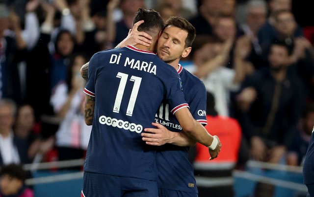 鲁尼：谢什科的控球能力还是比霍伊伦强的，未来会越来越好（鲁尼称谢什科控球胜过霍伊伦，未来更值得期待）