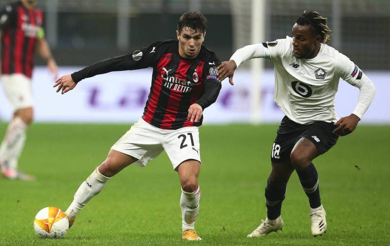 自2019年12月以来，皇马首次单赛季遭遇西甲三连平（皇马单季西甲三连平，系2019年12月以来首次）