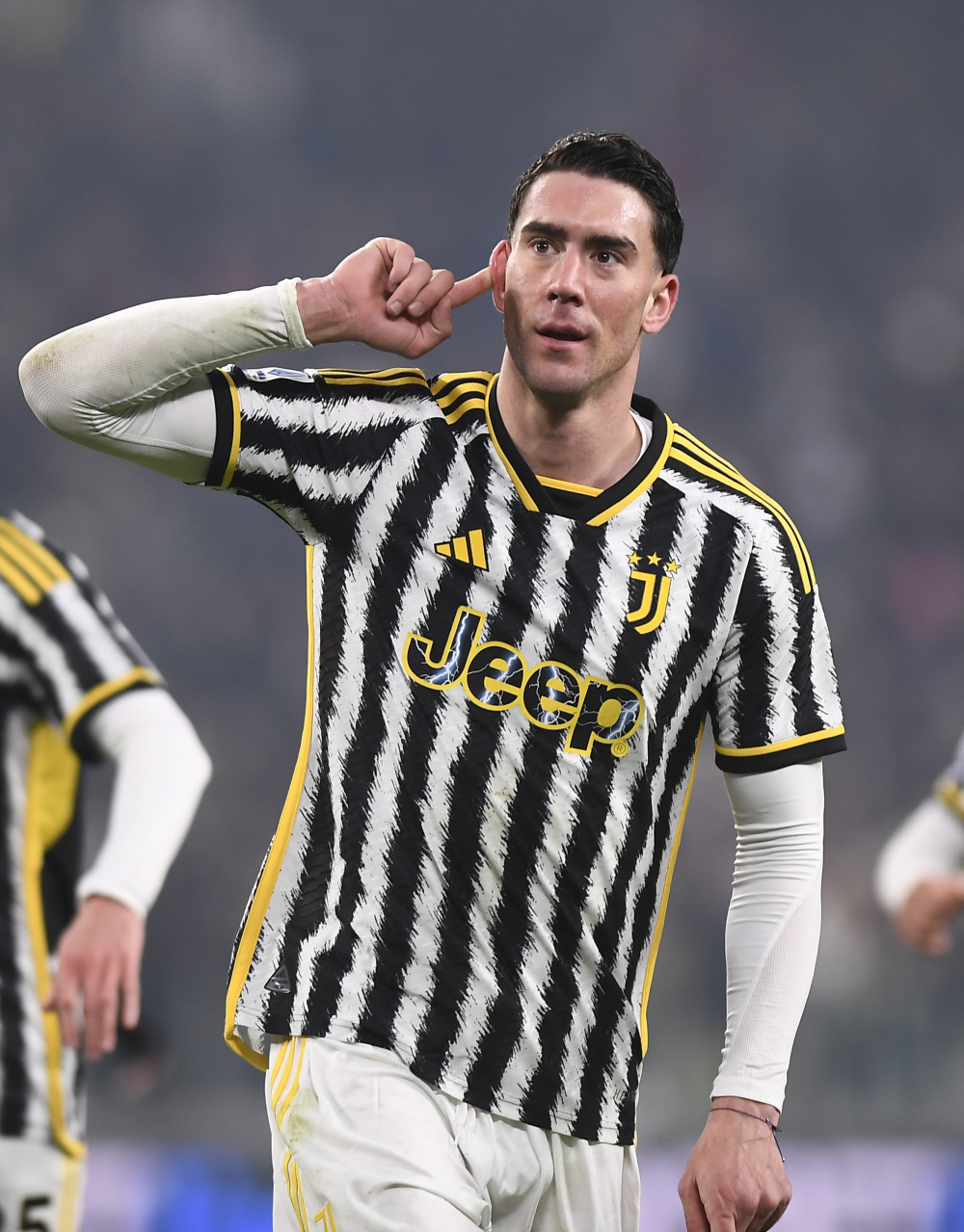 欧冠精彩进球回顾：梅西助攻亮点,（欧冠经典进球盘点：梅西助攻成焦点）