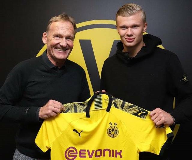 官方：纽卡斯尔联与17岁后卫埃皮亚签下职业合同（纽卡斯尔联官宣：17岁后卫埃皮亚签下职业合同）