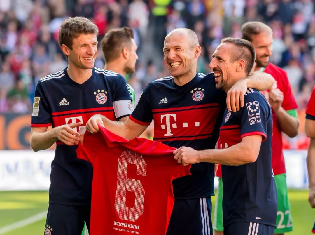 欧冠球员表现评析：C罗连续进球,（欧冠表现解读：C罗连场破门）